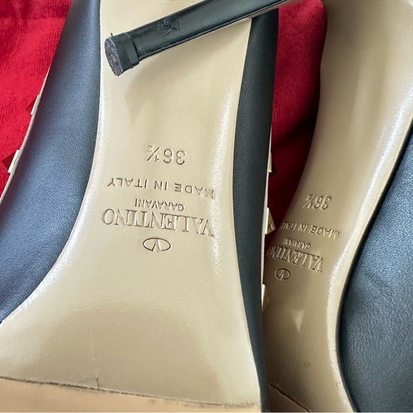 Authentic VALENTINO Rock Stud Pumps - Picture 8 of 8